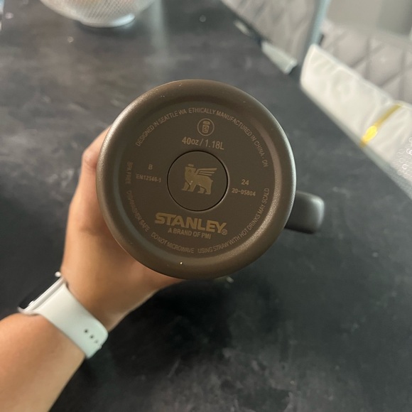 Stanley Brown & Gold Patterned 40 OZ Tumbler - Picture 5 of 5